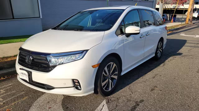 2021 Honda Odyssey Touring FWD photo