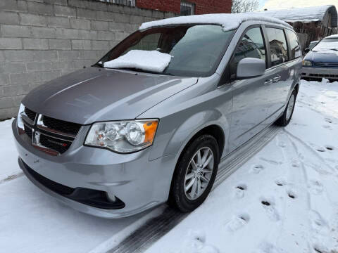 2019 Dodge Grand Caravan SXT FWD photo