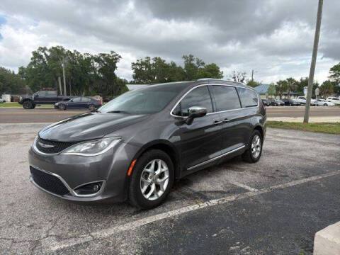 2020 Chrysler Pacifica Minivan Limited FWD photo