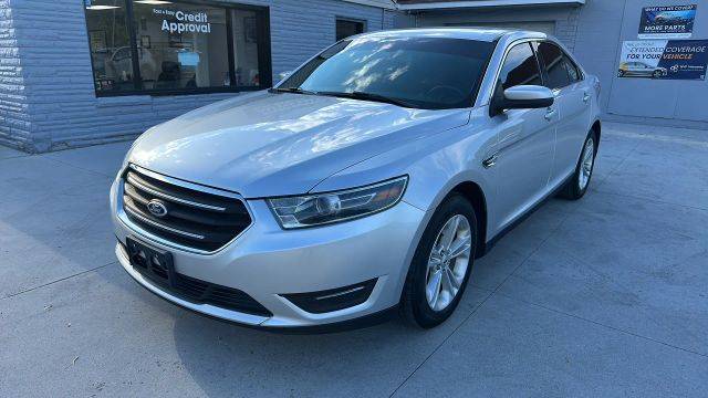 2015 Ford Taurus SEL FWD photo