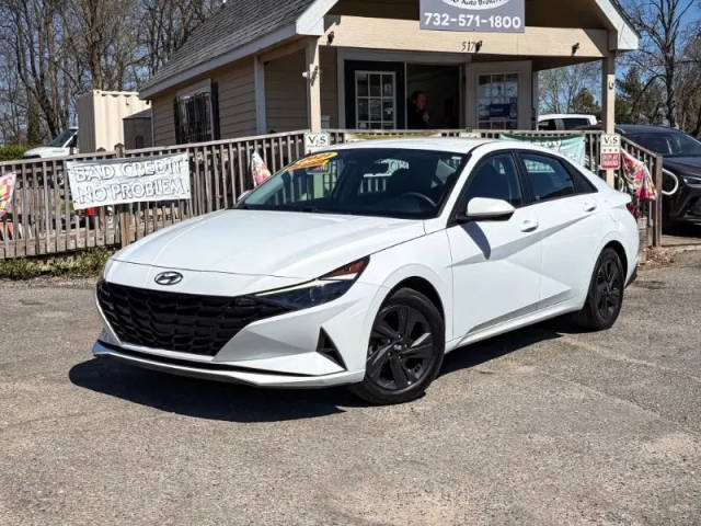 2021 Hyundai Elantra SEL FWD photo