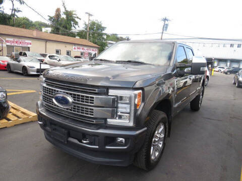 2019 Ford F-350 Super Duty Platinum 4WD photo