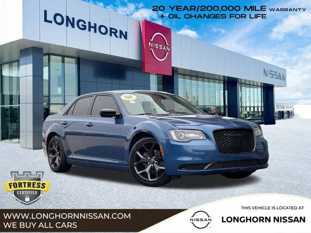 2021 Chrysler 300 Touring RWD photo