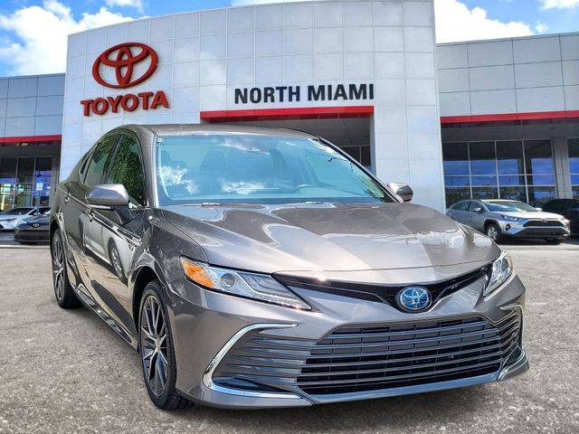 2021 Toyota Camry Hybrid XLE FWD photo