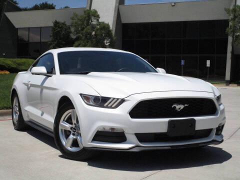 2015 Ford Mustang V6 RWD photo