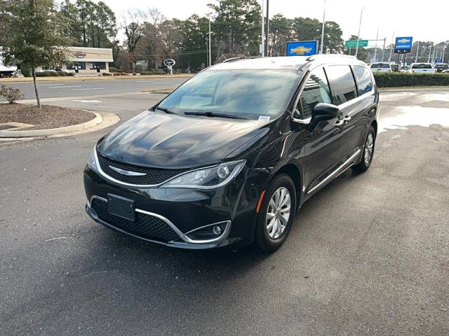 2019 Chrysler Pacifica Minivan Touring L FWD photo