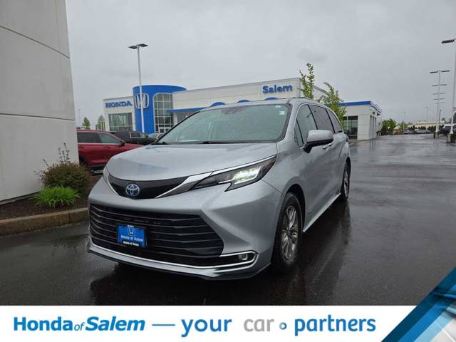 2021 Toyota Sienna XLE FWD photo