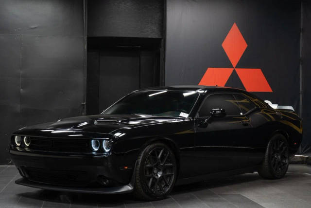 2016 Dodge Challenger R/T Plus RWD photo