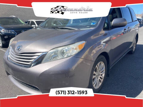 2015 Toyota Sienna FWD photo
