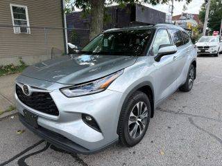 2021 Toyota Highlander XLE AWD photo
