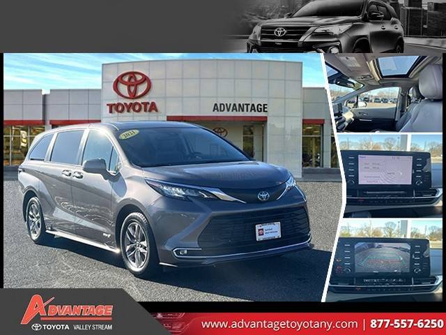 2021 Toyota Sienna XLE FWD photo