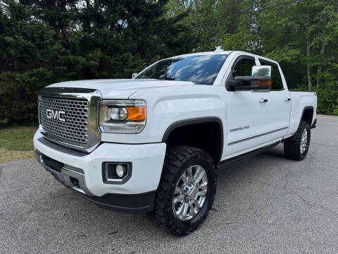 2015 GMC Sierra 2500HD Denali 4WD photo