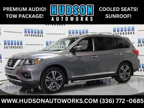 2020 Nissan Pathfinder Platinum FWD photo