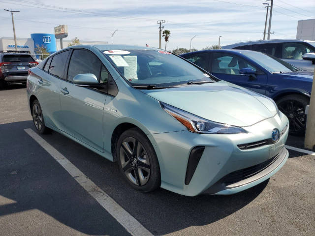 2021 Toyota Prius XLE FWD photo