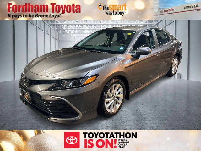 2021 Toyota Camry LE FWD photo