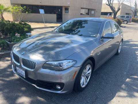 2015 BMW 5 Series 528i RWD photo