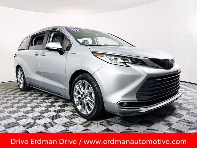 2021 Toyota Sienna Limited FWD photo