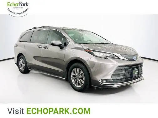 2021 Toyota Sienna XLE AWD photo