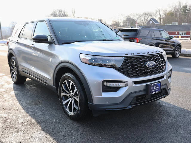 2021 Ford Explorer ST 4WD photo