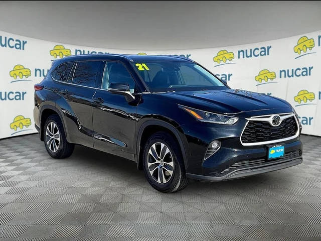 2021 Toyota Highlander XLE AWD photo