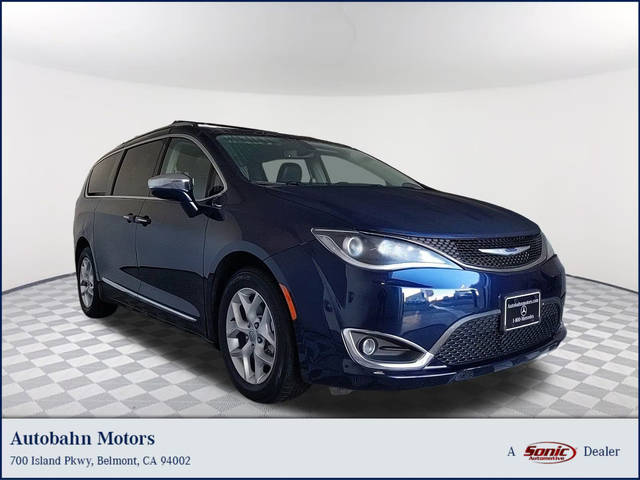 2020 Chrysler Pacifica Minivan Limited FWD photo