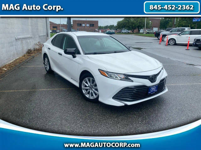 2019 Toyota Camry LE FWD photo
