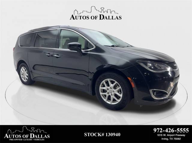 2020 Chrysler Pacifica Minivan Touring L FWD photo