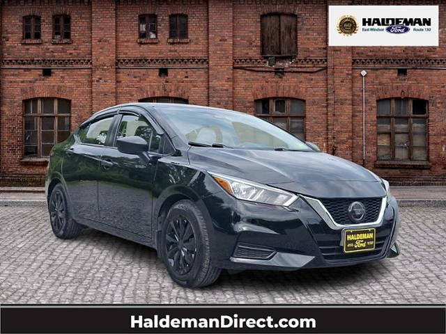 2021 Nissan Versa S FWD photo