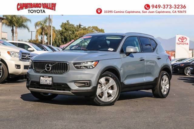 2021 Volvo XC40 Momentum AWD photo
