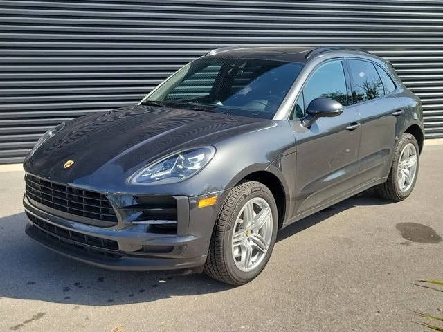 2020 Porsche Macan  AWD photo