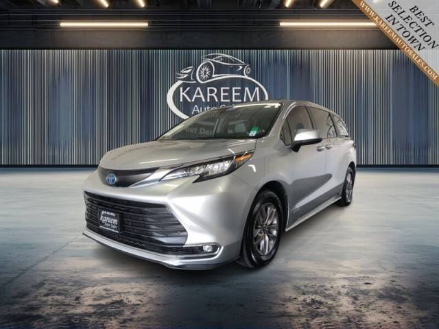 2021 Toyota Sienna XLE FWD photo