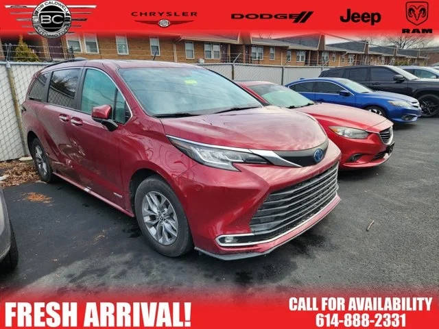 2021 Toyota Sienna XLE FWD photo