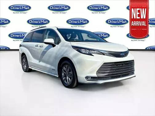 2021 Toyota Sienna XLE FWD photo