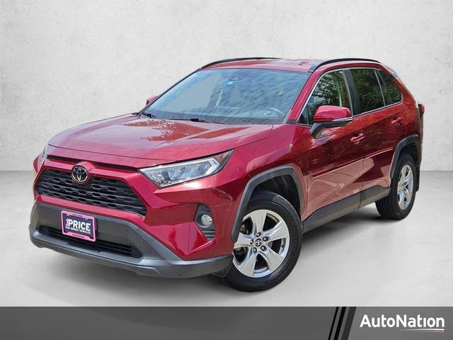 2021 Toyota RAV4 XLE FWD photo