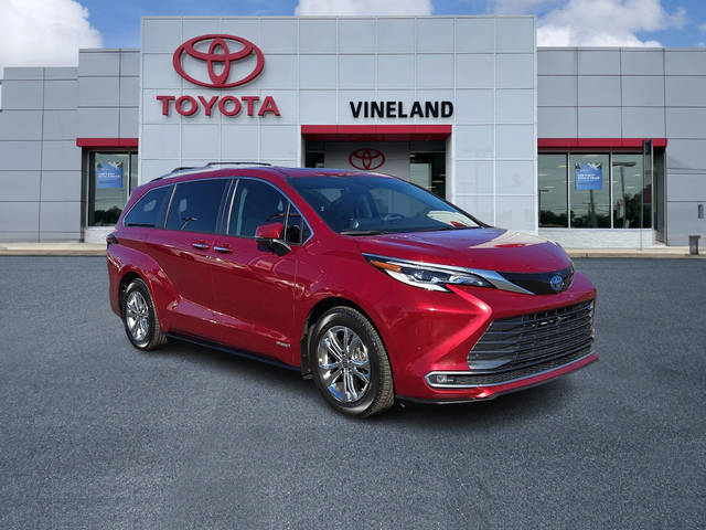 2021 Toyota Sienna Platinum AWD photo