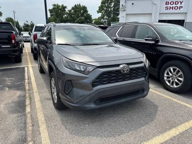 2020 Toyota RAV4 LE FWD photo