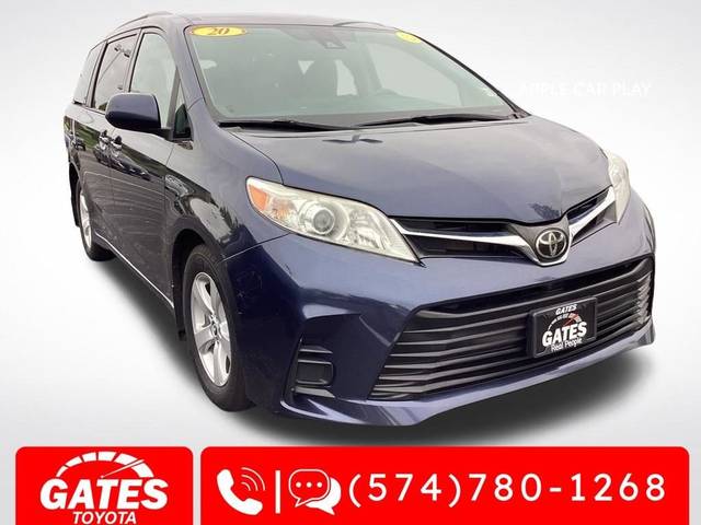 2020 Toyota Sienna LE FWD photo
