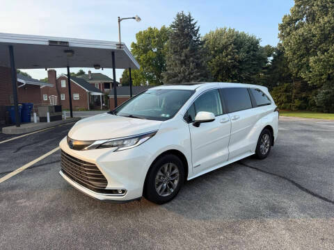 2021 Toyota Sienna XLE FWD photo