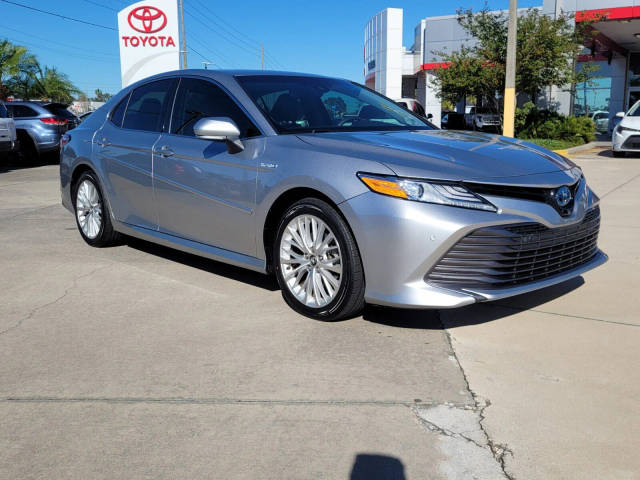 2018 Toyota Camry Hybrid XLE FWD photo