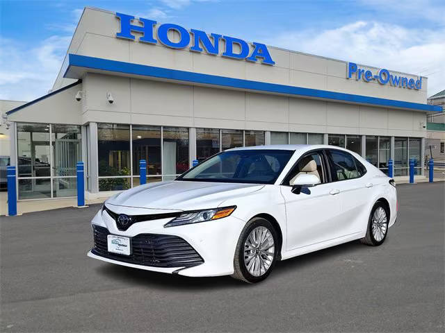 2018 Toyota Camry XLE FWD photo