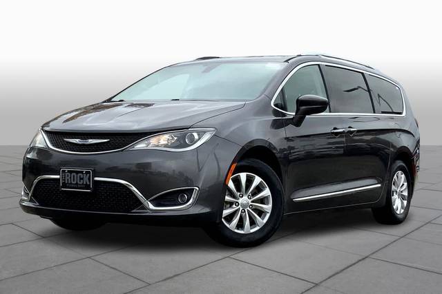 2019 Chrysler Pacifica Minivan Touring L FWD photo