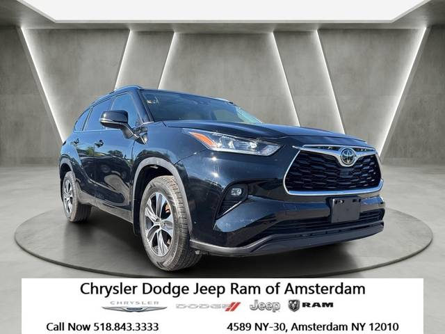 2021 Toyota Highlander XLE AWD photo