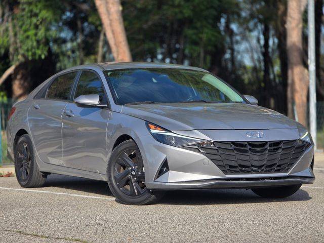2021 Hyundai Elantra SEL FWD photo