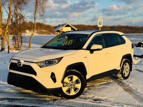 2021 Toyota RAV4 Hybrid XLE AWD photo