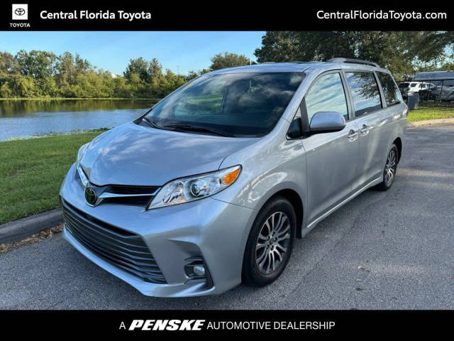 2020 Toyota Sienna XLE FWD photo