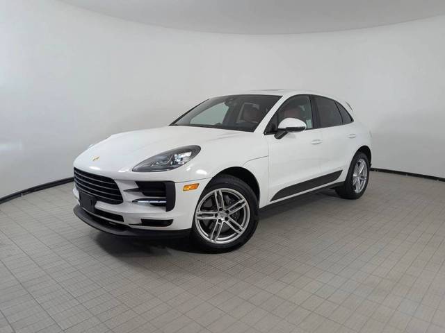 2021 Porsche Macan  AWD photo