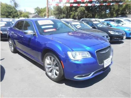 2019 Chrysler 300 Limited RWD photo
