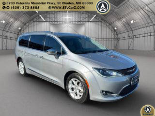 2020 Chrysler Pacifica Minivan Limited FWD photo