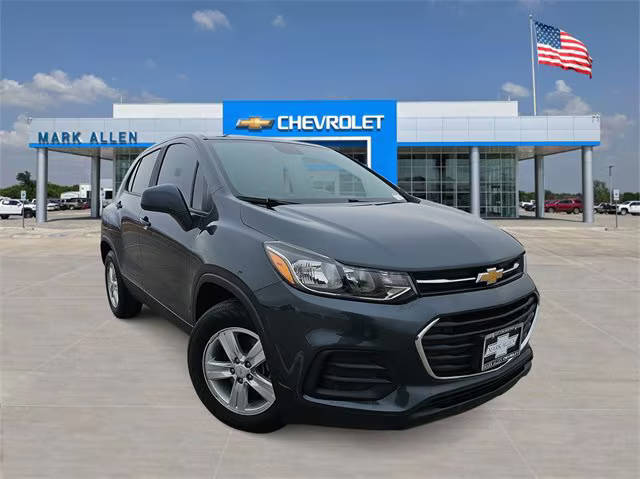 2021 Chevrolet Trax LS FWD photo