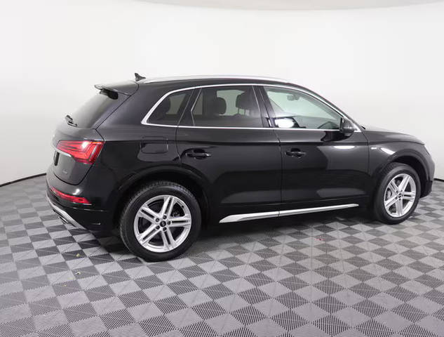 2021 Audi Q5 Premium Plus AWD photo